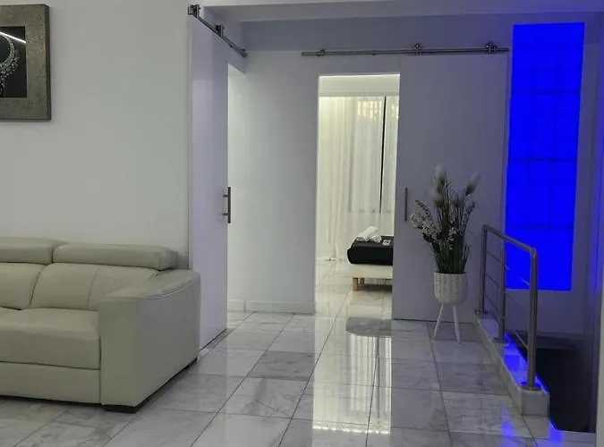 Deluxe House 度假居 *